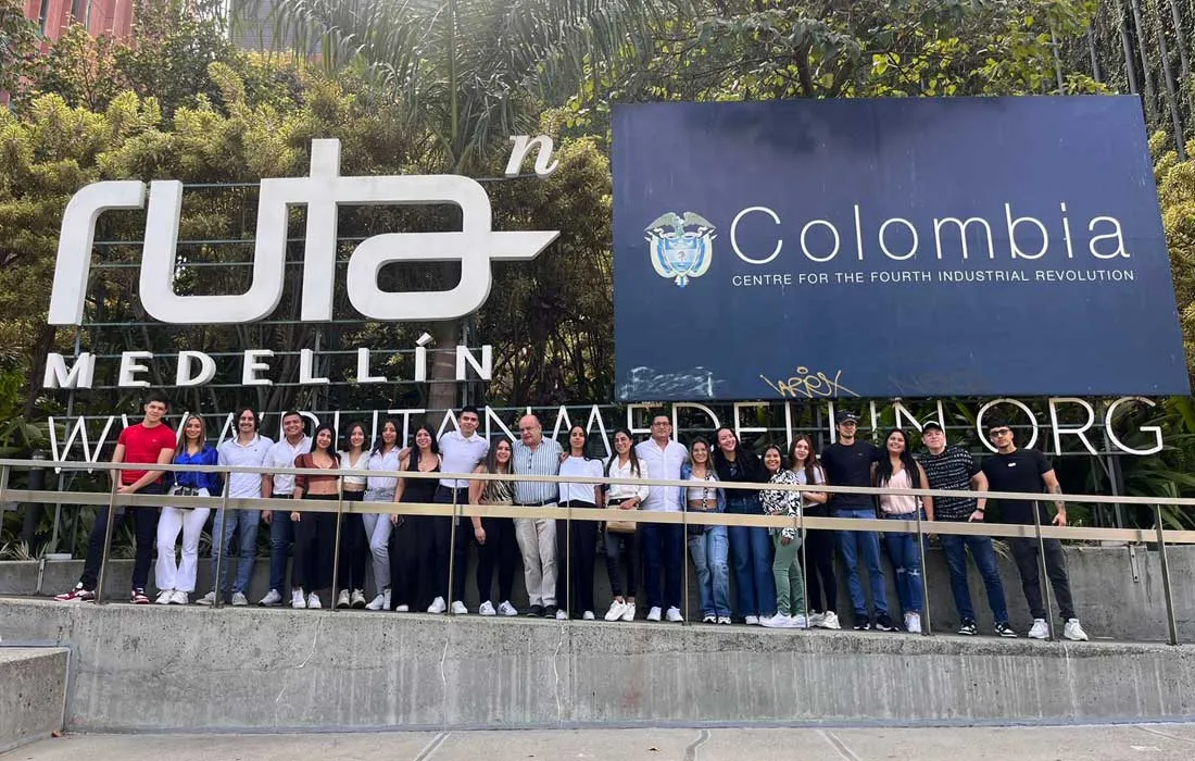 Estudiantes de Administración de Empresas realizaron visita académica a Medellín y Ruta N 