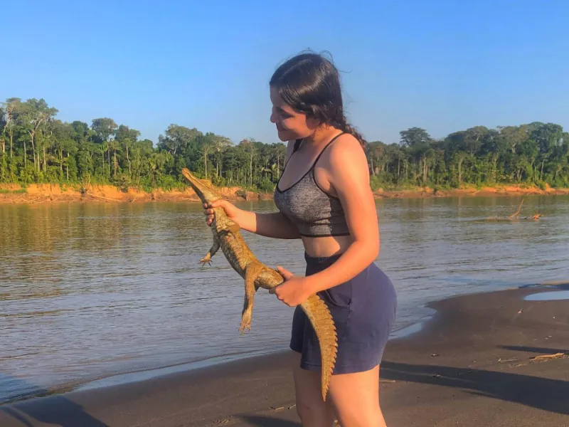 Estudiante de Biología haciendo investigación en Perú