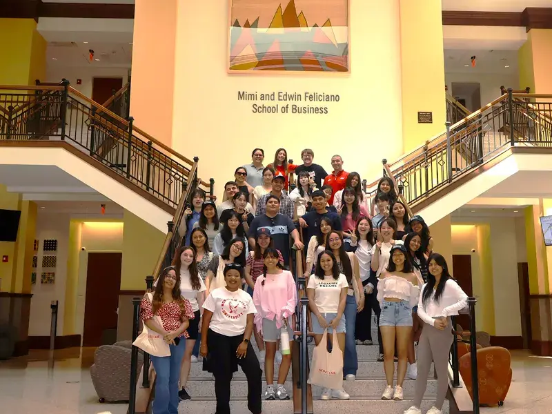Conoce a los primeros javerianos en hacer el Disney International Tourism and Leisure Program